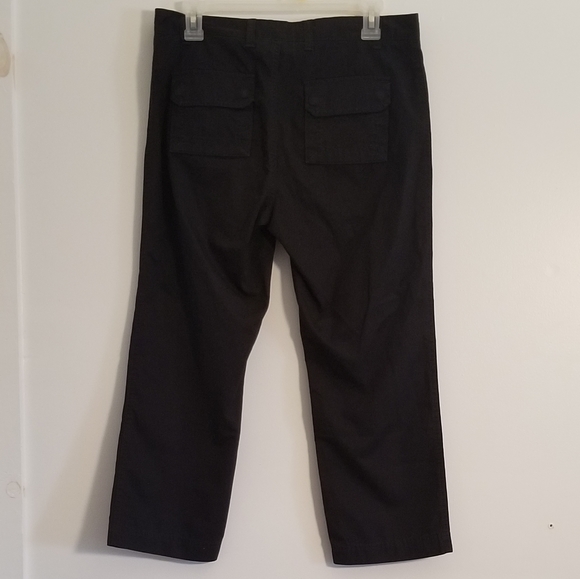 GAP Cropped Black Pants - Picture 3 of 3